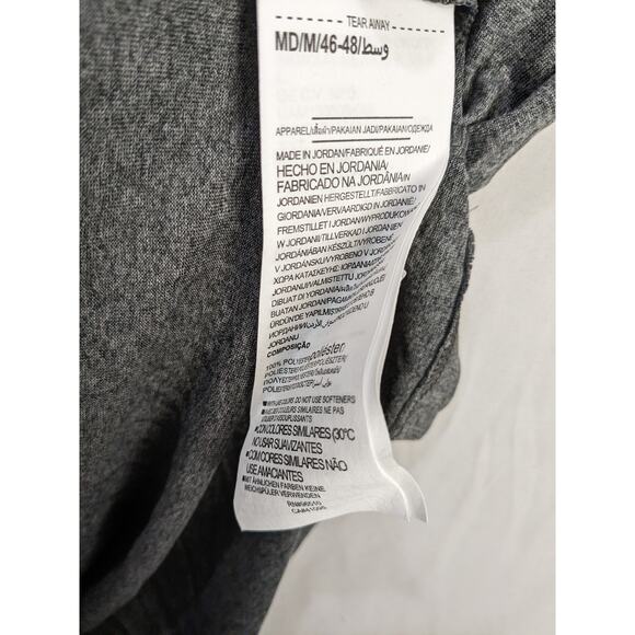 Under Armour Heatgear Loose Tshirt M Gray VNeck Shirt Short‎ Sleeves Staple Gym - Picture 4 of 10